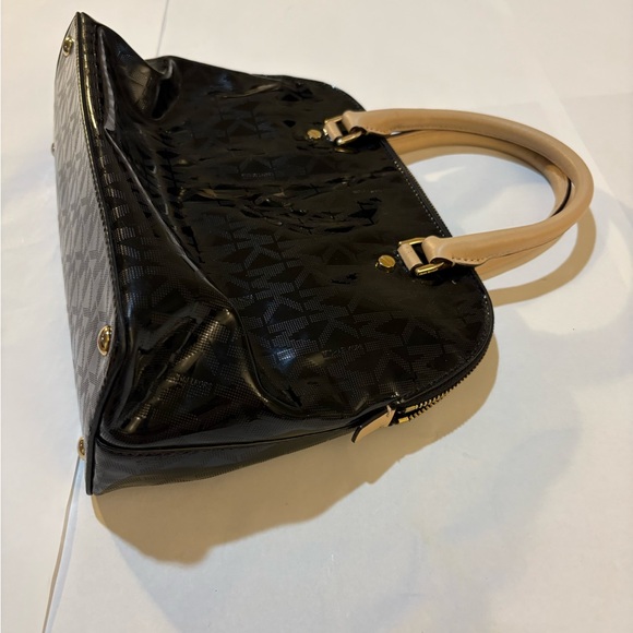 Michael Kors Black and Tan Tote Bag - Picture 1 of 16